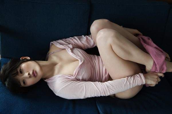 《速脱T恤的两种方式》即便都会了但神谷惠里奈丰的脱法依然好看❤ 《速脱T恤的两种方式》即便都会了但神谷惠里奈丰的脱法依然好看❤