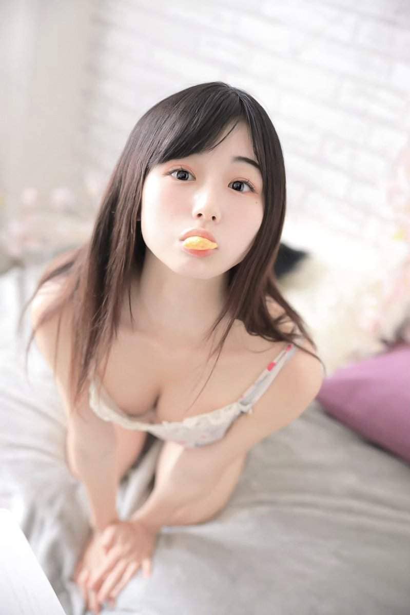 【有片】清纯妹子くりえみ《把脸埋进雨宫留菜的欧派里面》齁~半夜看这个叫我怎么受得了 【有片】清纯妹子くりえみ《把脸埋进雨宫留菜的欧派里面》齁~半夜看这个叫我怎么受得了