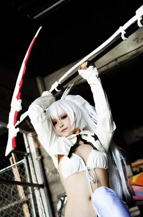 夜月歩 暴露的水手服下展现出强大的力量 夜月歩 暴露的水手服下展现出强大的力量