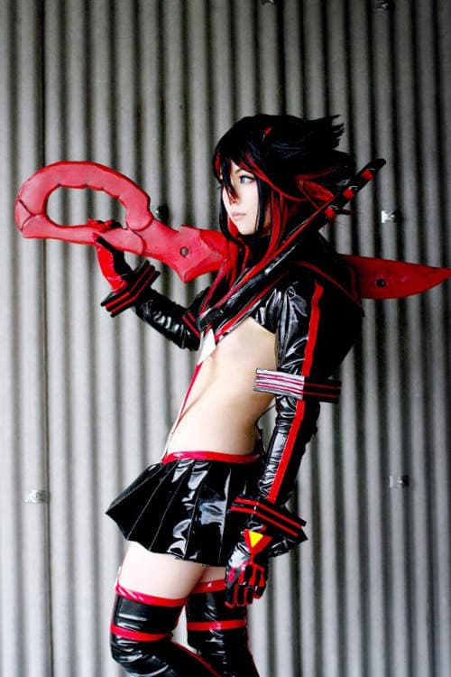 夜月歩 暴露的水手服下展现出强大的力量 夜月歩 暴露的水手服下展现出强大的力量