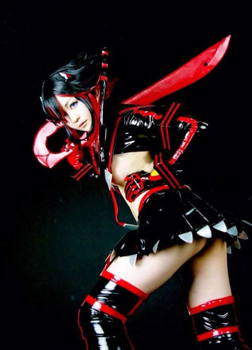 夜月歩 暴露的水手服下展现出强大的力量 夜月歩 暴露的水手服下展现出强大的力量