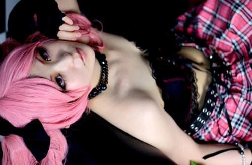 夜月歩 暴露的水手服下展现出强大的力量 夜月歩 暴露的水手服下展现出强大的力量