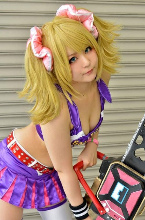 夜月歩 暴露的水手服下展现出强大的力量 夜月歩 暴露的水手服下展现出强大的力量