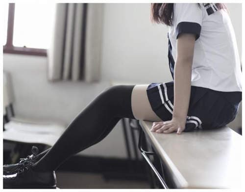 究极组合《绝对领域 x 水手服》这回合三次元赢了 究极组合《绝对领域 x 水手服》这回合三次元赢了