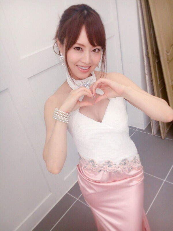 《吉泽明步引退》AV界步姐15年谢谢妳的照顾惹 《吉泽明步引退》AV界步姐15年谢谢妳的照顾惹